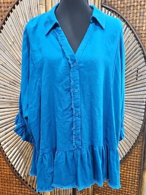 Umgee Teal Button-Front Ruffled Hem Tunic. Size L